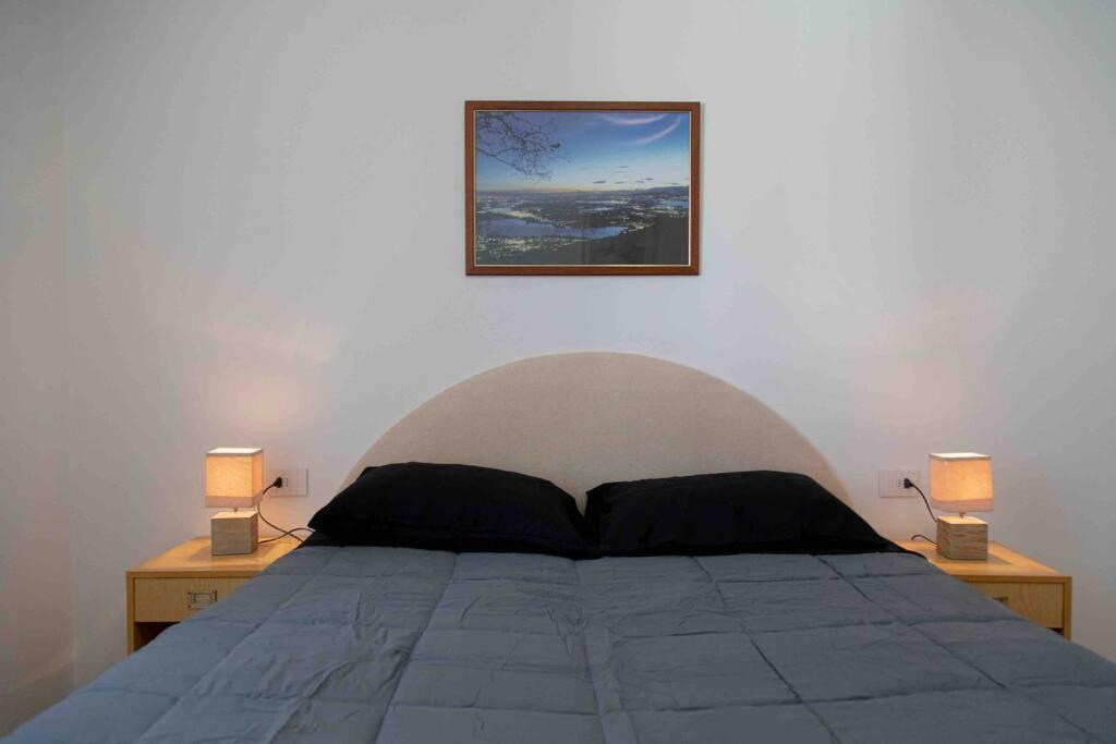 Vista Lago-Appartamento Funzionale Con Vista Varese Luaran gambar